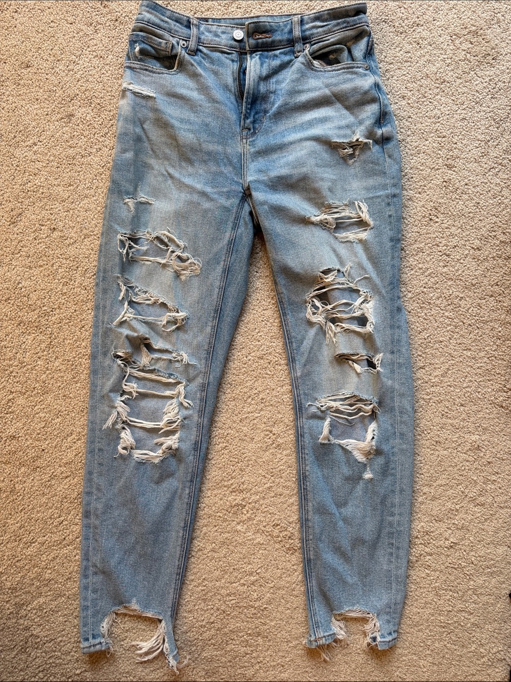 American Eagle Outfitters Light Wash Ripped Skinny Jeans